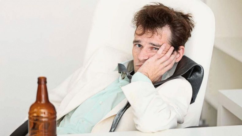 Похмелье и болит голова