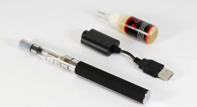 Elektronnaya sigareta ego CE 4