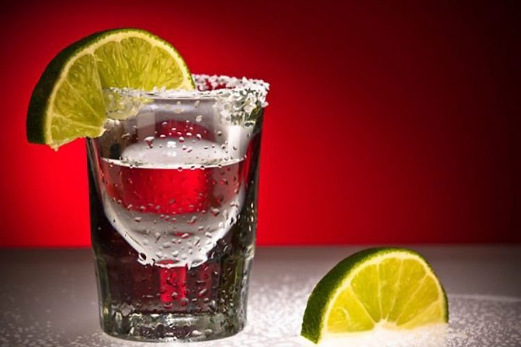 Как правильно пить текилу с солью