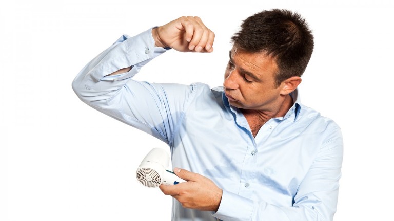 Почему сильно потеют подмышки