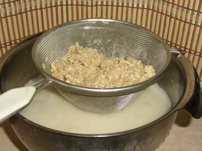 При панкреатите кисель готовят из хлопьев