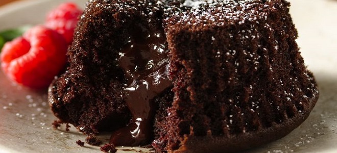 Брауни с жидким шоколадом внутри