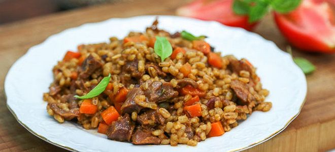 куриные желудки с перловкой в сковороде куриные желудки с перловкой в сковороде