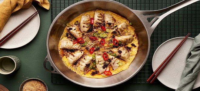 жареные пельмени с яйцом жареные пельмени с яйцом