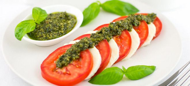 капрезе с соусом песто капрезе с соусом песто