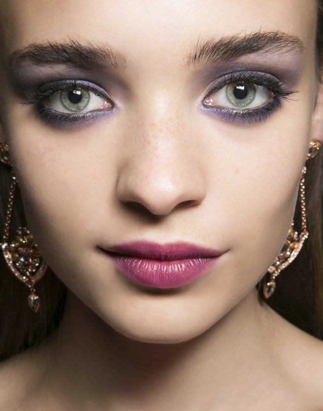 Макияж для серо зеленых глаз раз Макияж для серо зеленых глаз раз