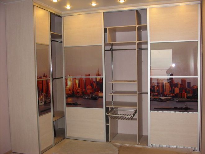 Встроенный угловой шкаф купе Встроенный угловой шкаф купе