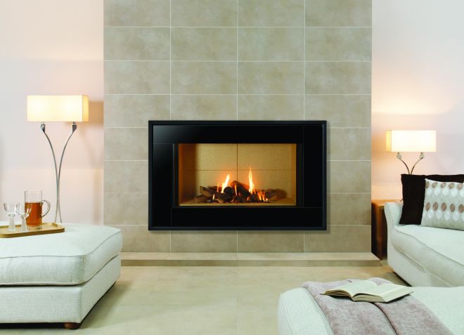 Гостиная в скандинавском стиле с камином Гостиная в скандинавском стиле с камином