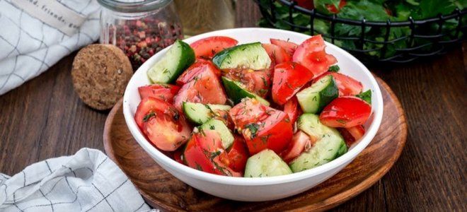 фото6 рецепт летнего салата с помидорами и огурцами