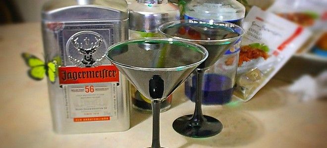 коктейль с егермейстером и мартини коктейль с егермейстером и мартини